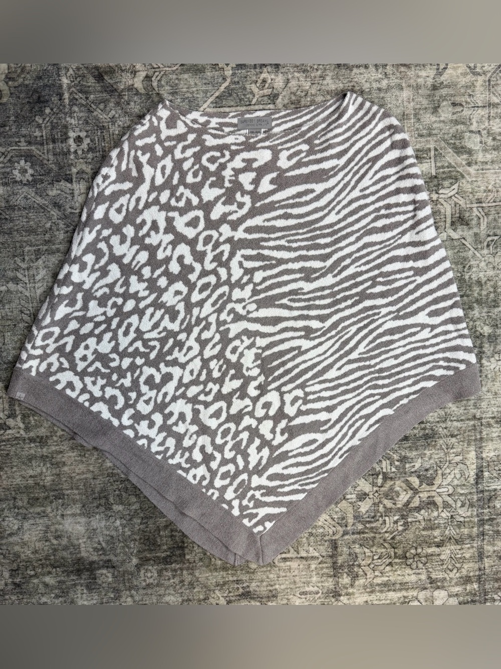 Barefoot Dreams Grey & White Animal Print Poncho Top OS